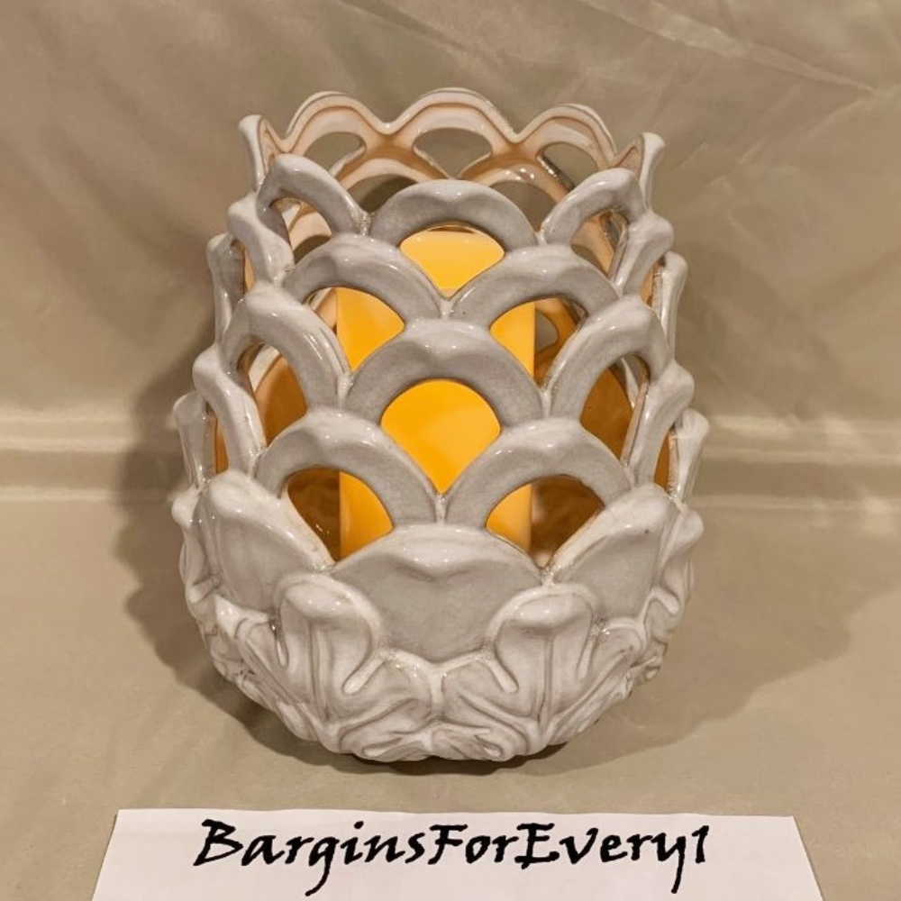 Ceramic Hurricane with flickering flameless candle